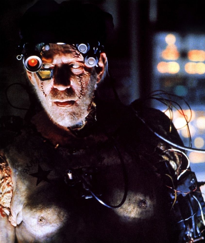 Вирус (Virus, 1999)