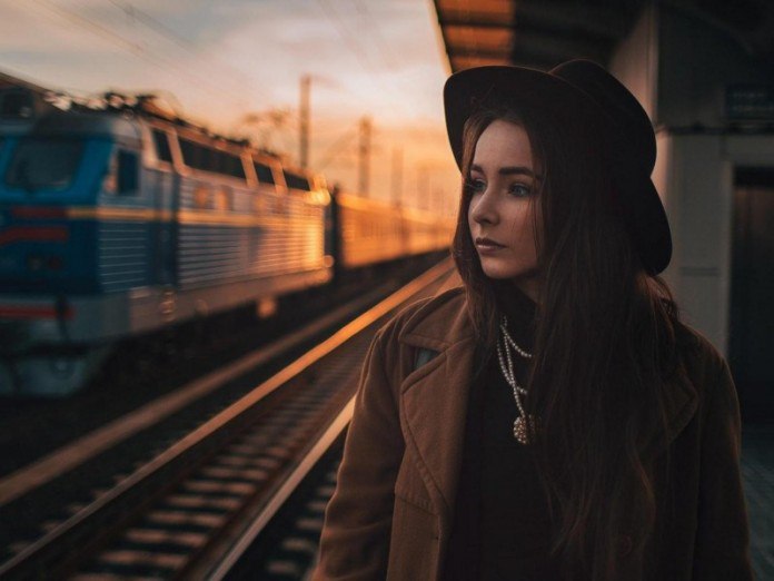Загадочная девушка